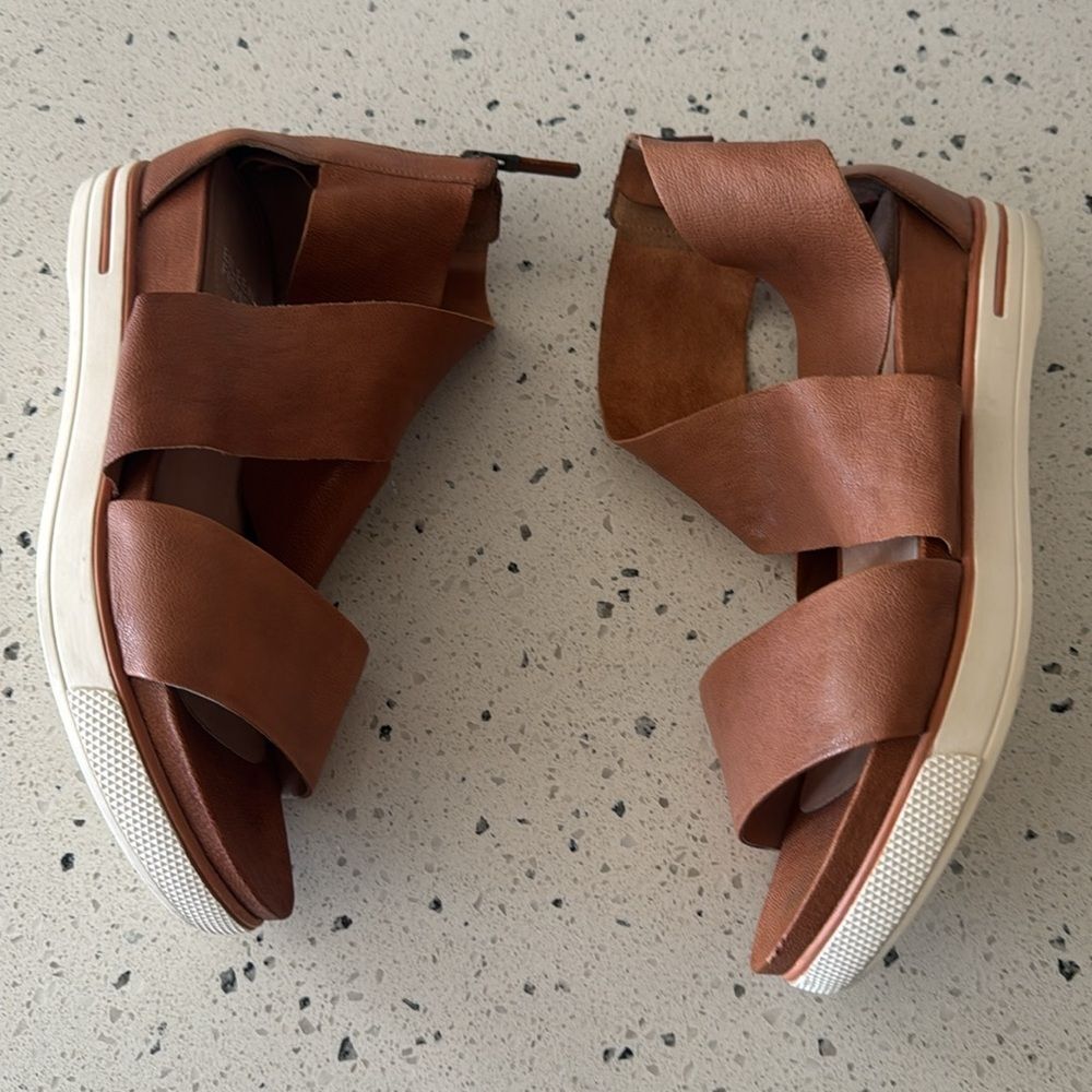 Eileen Fisher Sport Tumbled Leather Sneaker Sandal in Honey - Picture 6 of 15